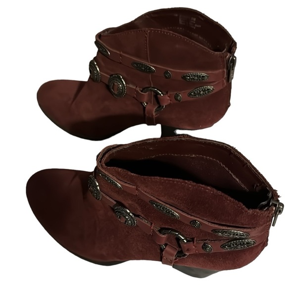 REBA Zabrina burgundy suede back zipper cabochon detailing booties boots Sz 9 - Picture 3 of 9